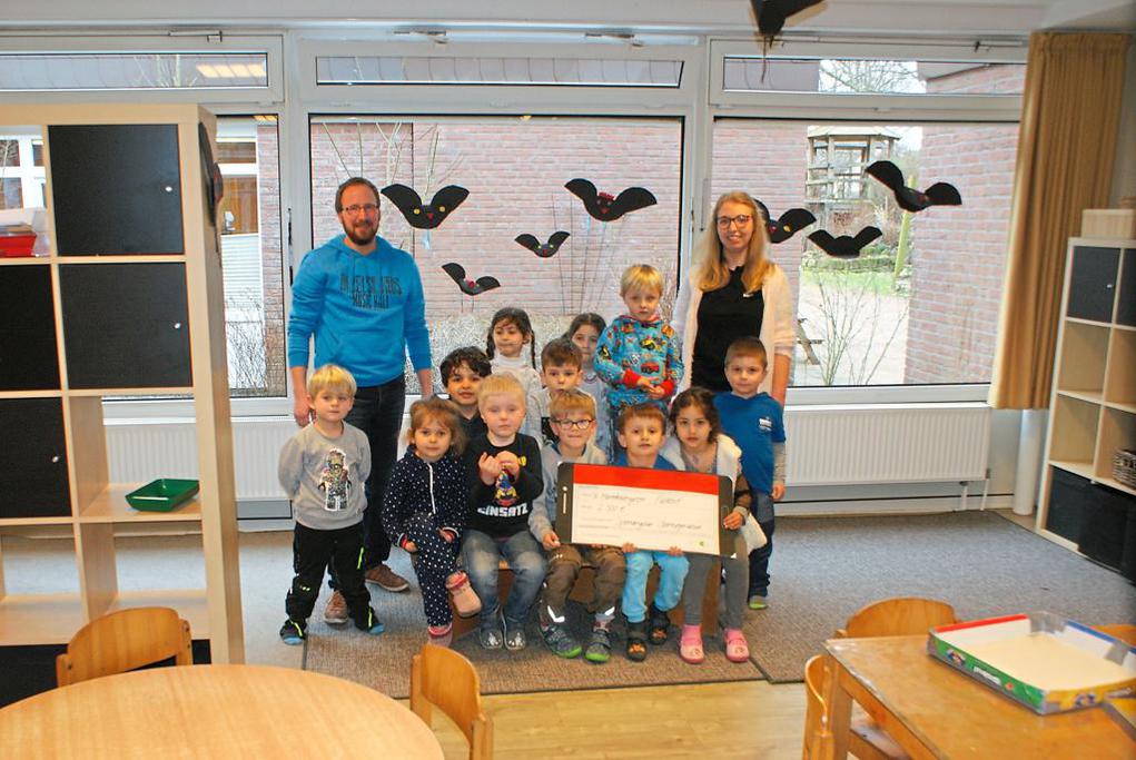 Sternsinger Aktion Landjugend Spende an Kindergarten